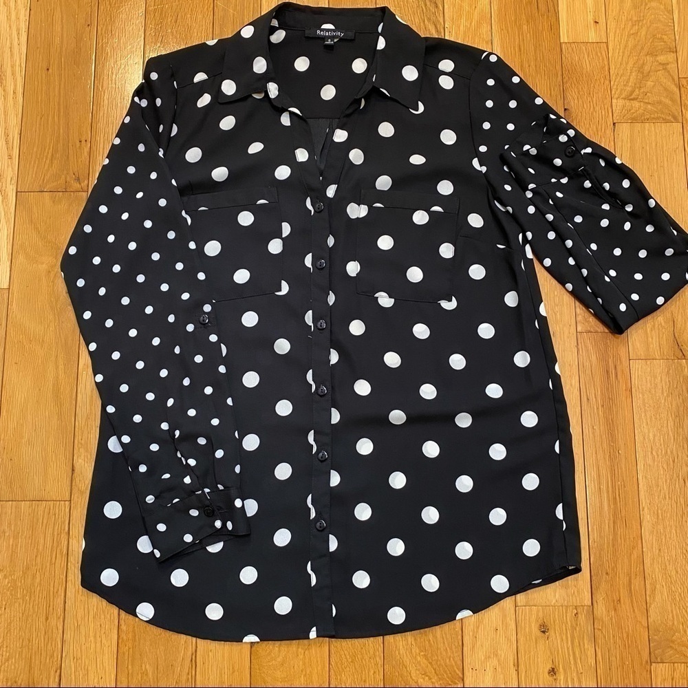 Relativity Women’s Polka Dot Sheer Blouse. Size Small. Black